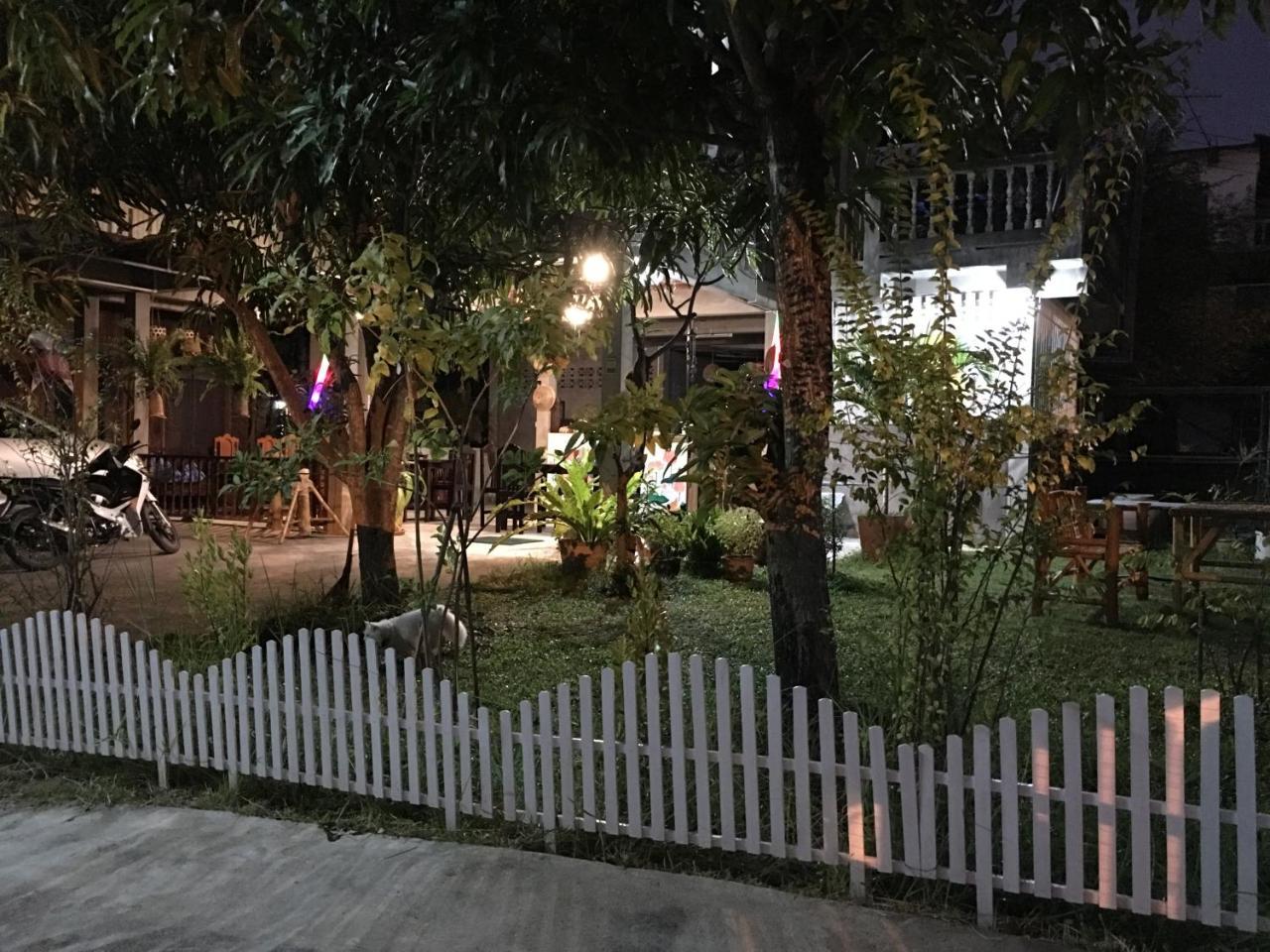 Lotus Place Sukhothai Dış mekan fotoğraf